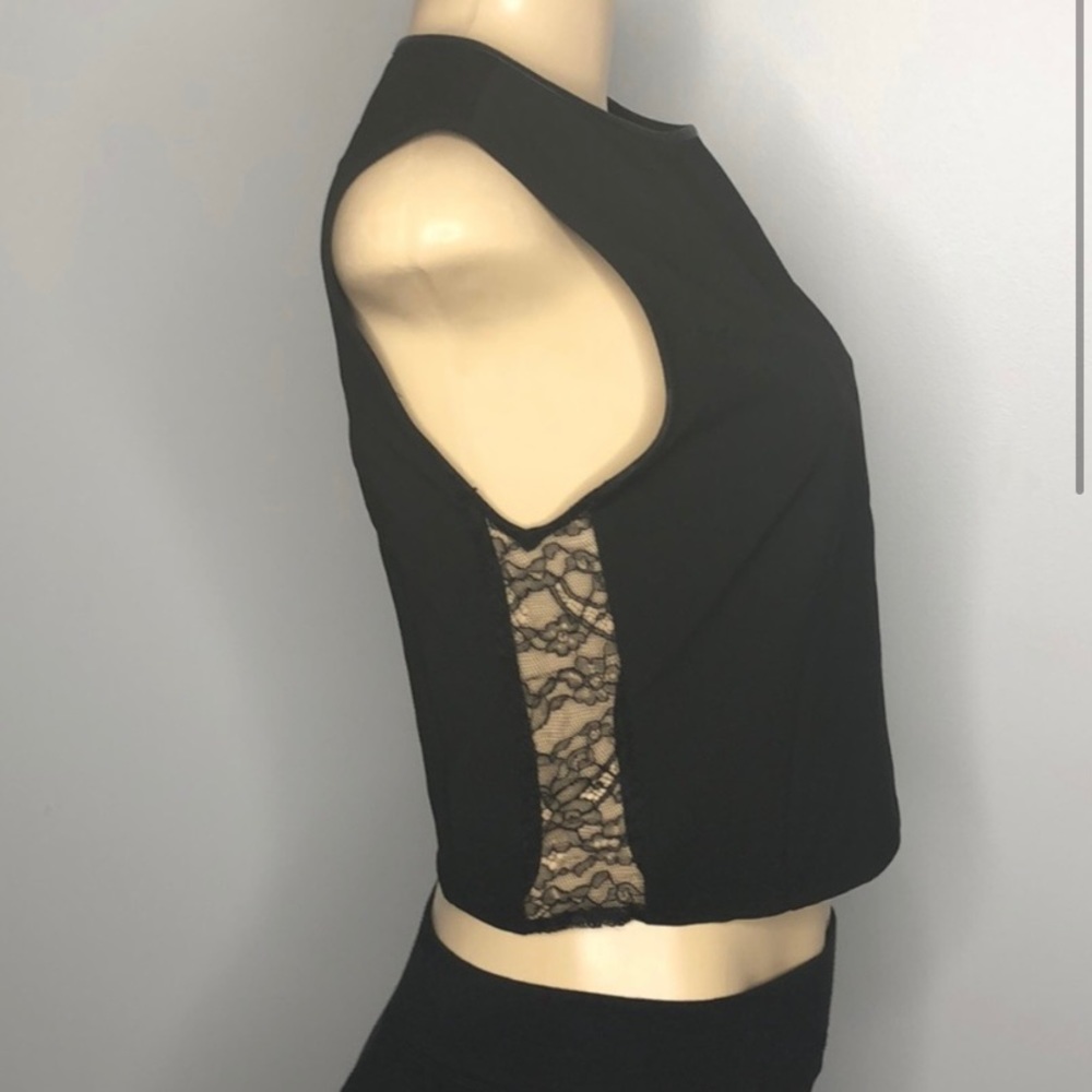 NWT Alice + Olivia zippered lace top sz S